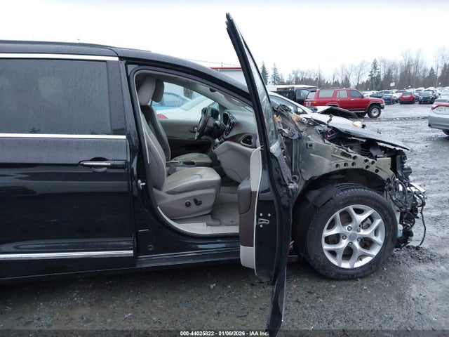 Chrysler Pacifica Touring-l Plus 2017 2C4RC1EG8HR550977 Image 5