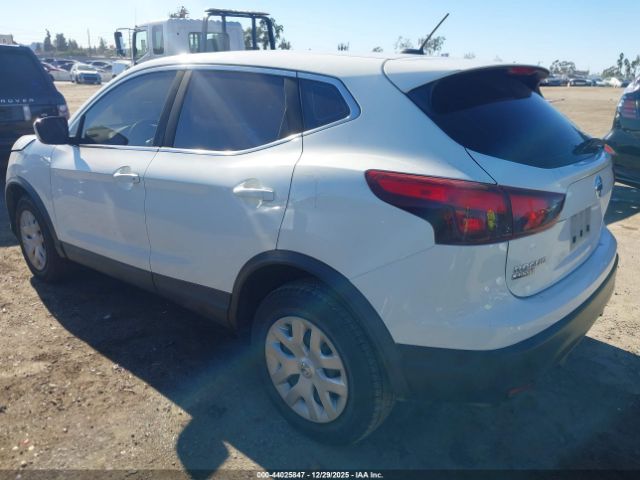 2018 NISSAN ROGUE SPORT JN1BJ1CP8JW101311 Photo 2
