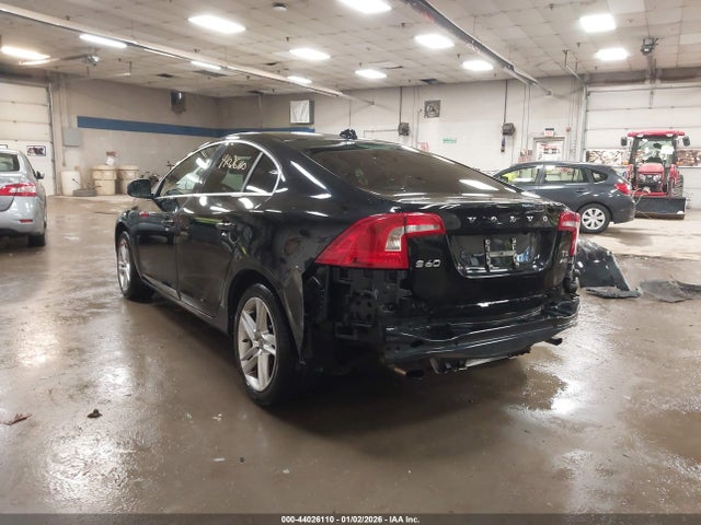 2015 VOLVO S60 YV1612TKXF1344979 Photo 2