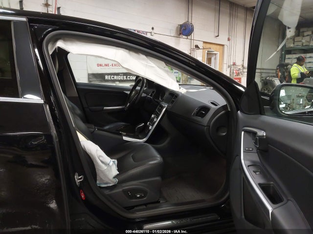2015 VOLVO S60 YV1612TKXF1344979 Photo 4