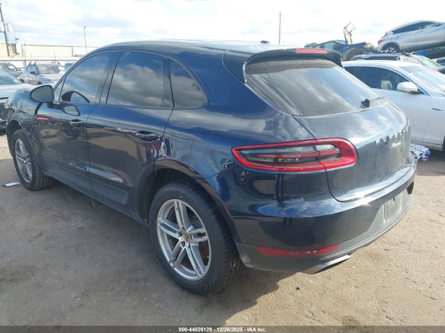 2018 PORSCHE MACAN WP1AA2A51JLB11999 Photo 2