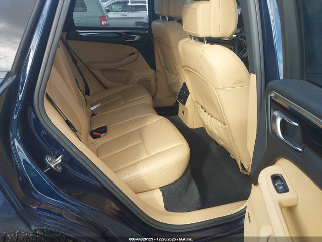 2018 PORSCHE MACAN WP1AA2A51JLB11999 Photo 7