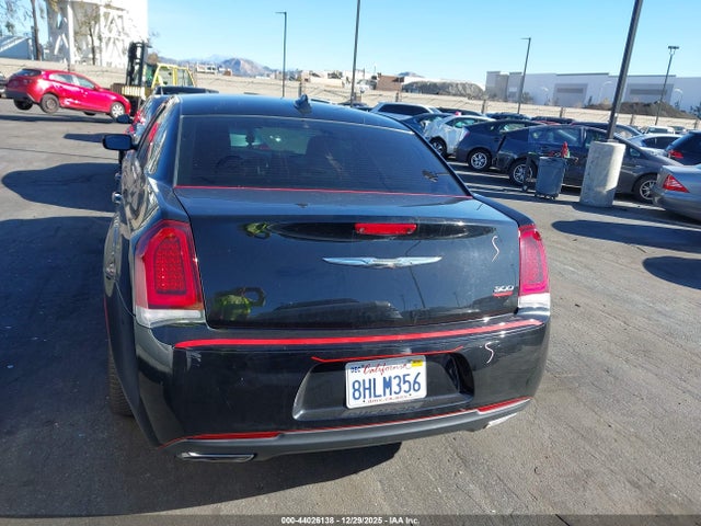 2C3CCAAG6JH265190 Chrysler 300 Touring