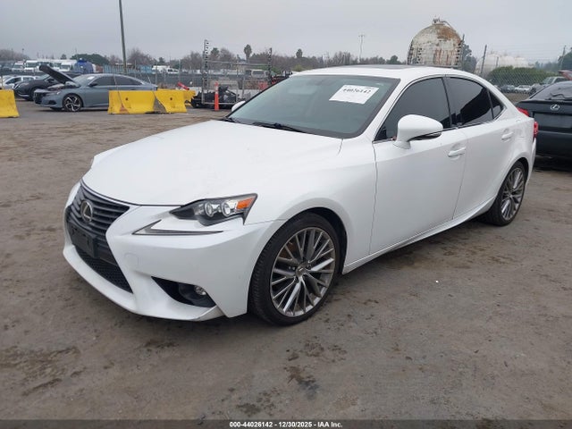 Lexus IS 250 2015 JTHBF1D26F5059038 Image 2