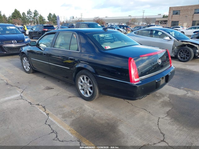 2010 CADILLAC DTS 1G6KD5EY1AU128415 Photo 2