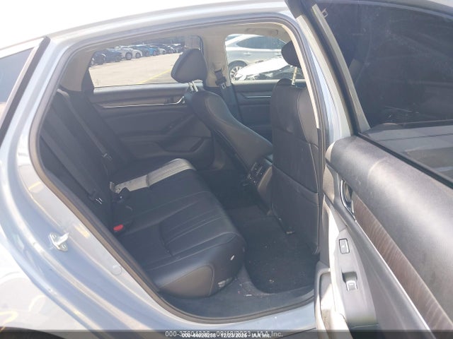 44026258 :رقم المزاد ، 1HGCV3F92NA026317 vin ، 2022 Honda Accord Hybrid Touring مزاد بيع