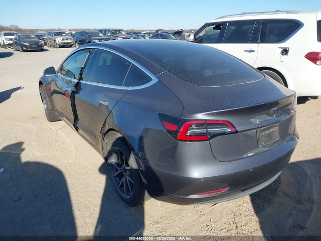 2019 TESLA MODEL 3 5YJ3E1EA8KF308141 Photo 2
