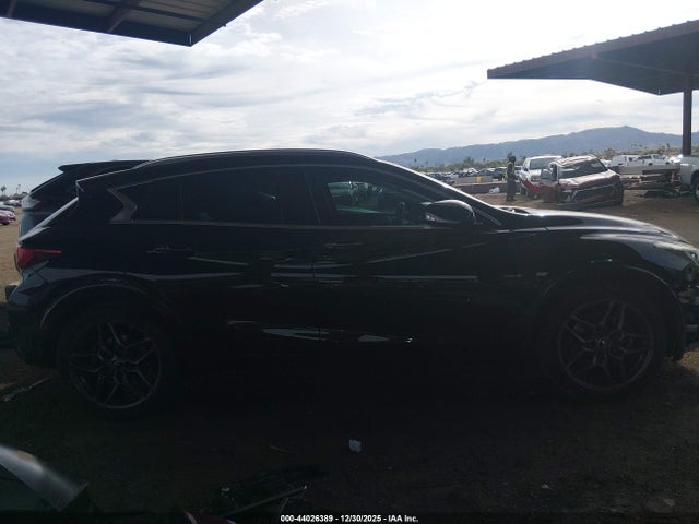 SJKCH5CP5HA016161 Infiniti Qx30 Premium