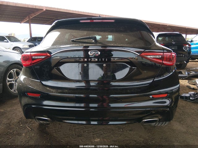SJKCH5CP5HA016161 Infiniti Qx30 Premium