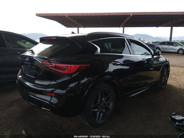 SJKCH5CP5HA016161 Infiniti Qx30 Premium