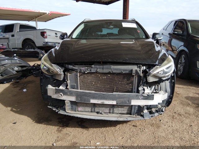 SJKCH5CP5HA016161 Infiniti Qx30 Premium