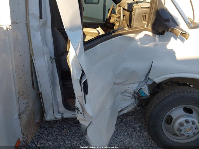 Aukcja sprzedaży 2015 Chevrolet Express Cutaway 3500, vin: 1GB3G2CG1F1268317, numer aukcji: 44026404