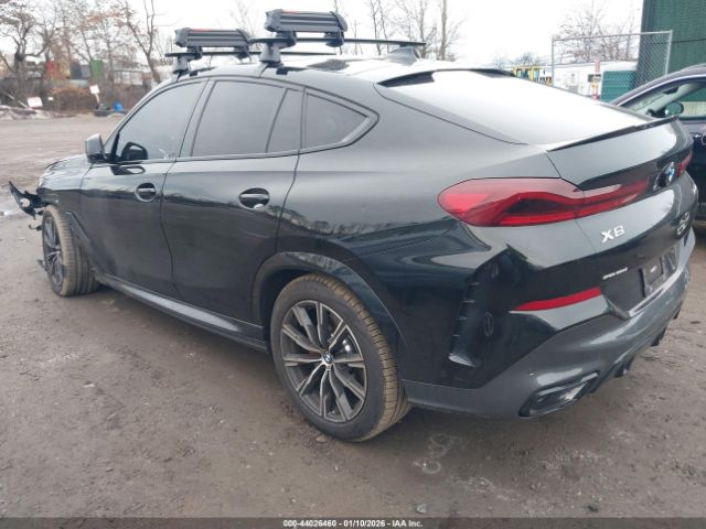 2022 BMW X6 5UXCY6C06N9K74793 Photo 2