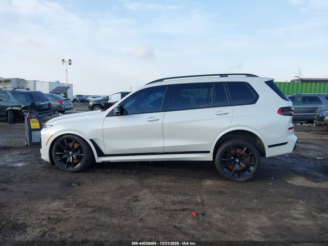 5UX33EM07R9U16162 BMW X7 M60i