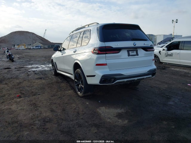 2024 BMW X7 5UX33EM07R9U16162 Photo 2