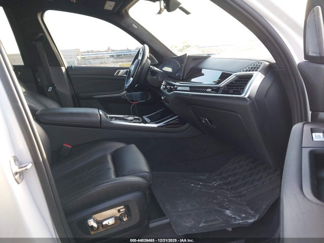 2024 BMW X7 5UX33EM07R9U16162 Photo 4