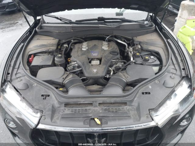 2017 MASERATI LEVANTE ZN661YUS3HX234202 Photo 9