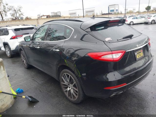 2017 MASERATI LEVANTE ZN661YUS3HX234202 Photo 2