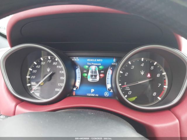 2017 MASERATI LEVANTE ZN661YUS3HX234202 Photo 6