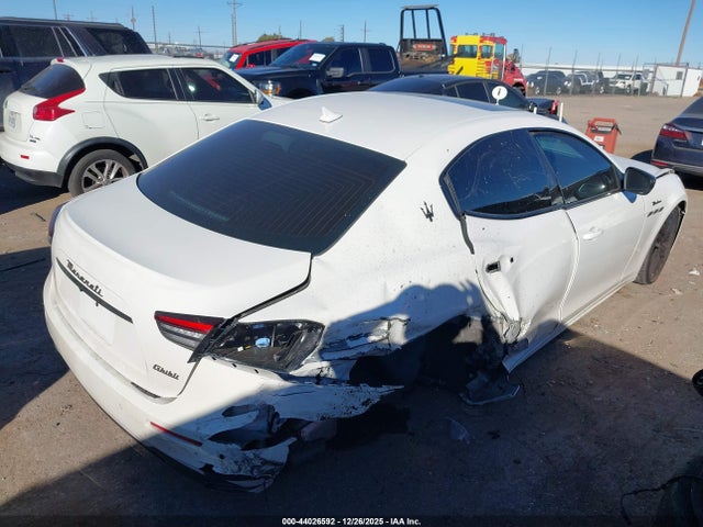 2022 MASERATI GHIBLI ZAM57YSM4NX399957 Photo 3