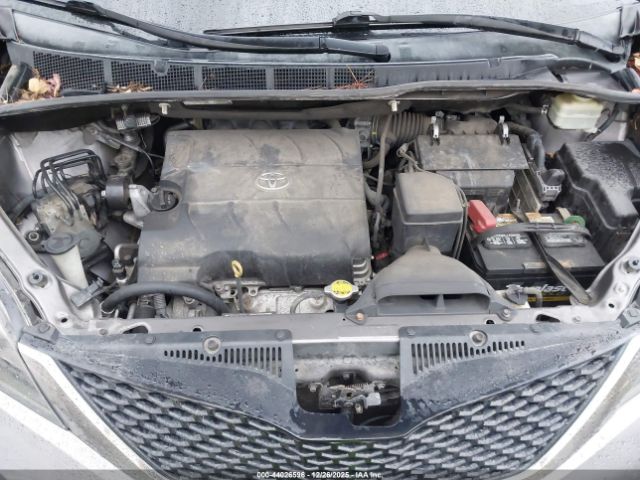 2015 TOYOTA SIENNA 5TDXK3DC3FS657847 Photo 9