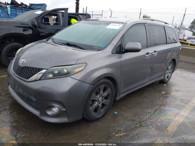 2015 TOYOTA SIENNA 5TDXK3DC3FS657847 Photo 1