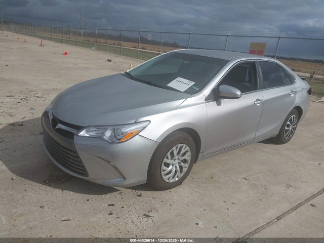 Toyota CAMRY LE 2015 4T4BF1FK1FR503044 Image 2