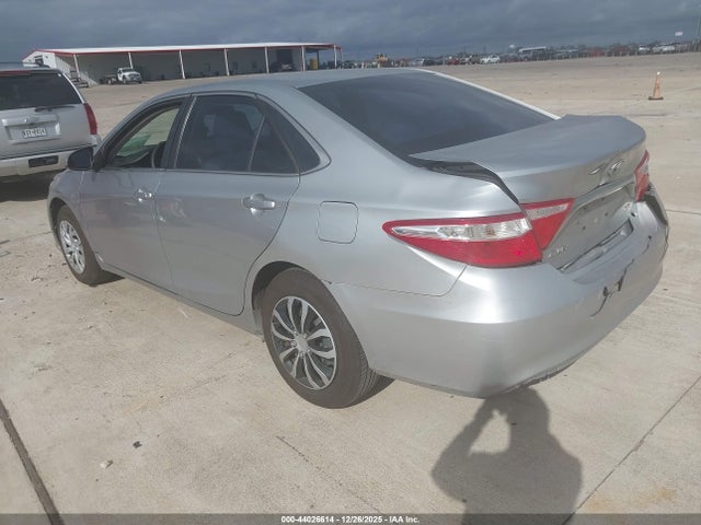 Toyota CAMRY LE 2015 4T4BF1FK1FR503044 Image 3