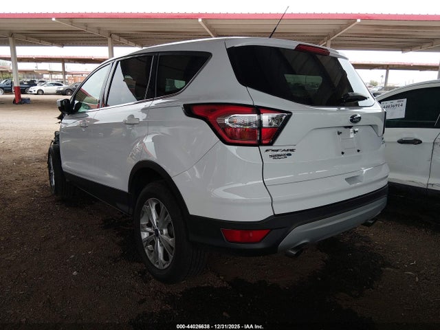2017 FORD ESCAPE 1FMCU0GD2HUE51148 Photo 2