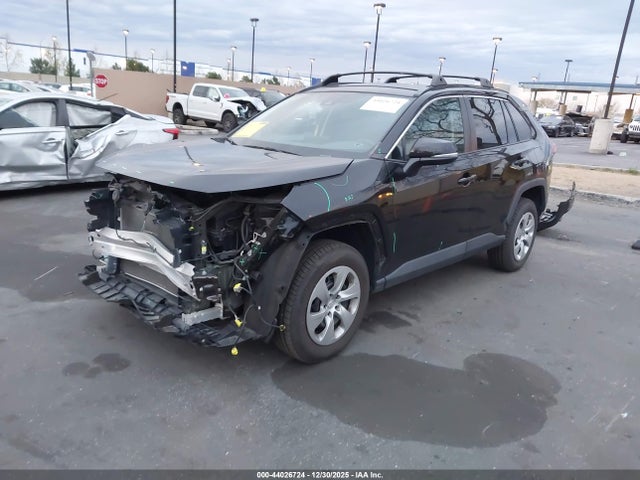 Toyota RAV4 LE 2021 2T3K1RFV9MC168249 Image 2