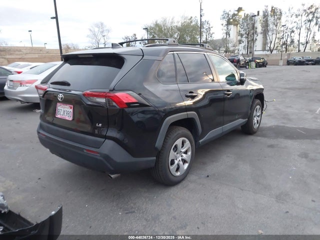 Toyota RAV4 LE 2021 2T3K1RFV9MC168249 Image 4