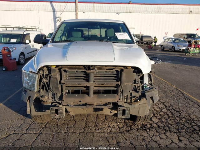 1C6RR7LG9ES157561 RAM 1500 Slt
