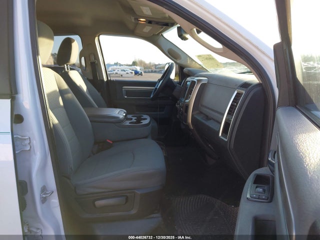 1C6RR7LG9ES157561 RAM 1500 Slt