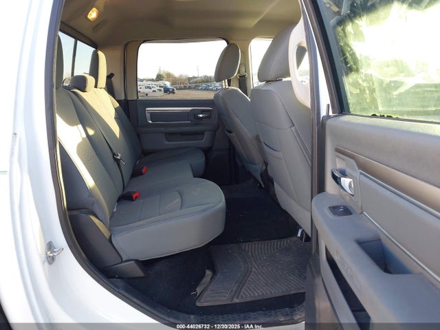 1C6RR7LG9ES157561 RAM 1500 Slt
