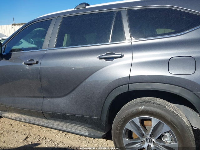 5TDKDRAH1RS051023 Toyota Highlander Xle