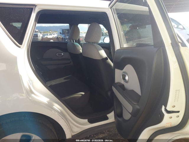 KIA Soul 2015 KNDJN2A22F7804172 Image 8