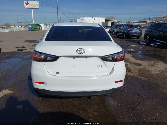 3MYDLBYV2JY332177 Toyota YARIS IA