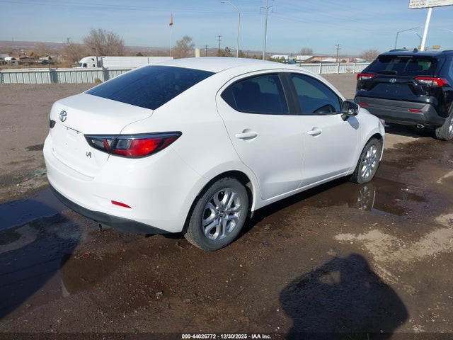 3MYDLBYV2JY332177 Toyota YARIS IA