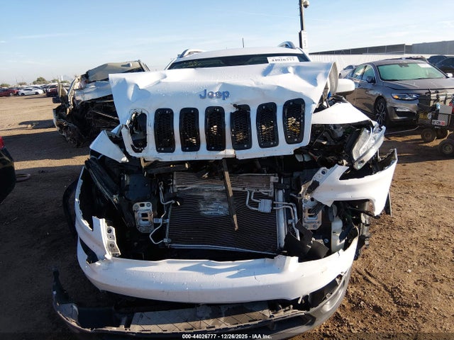 1C4PJLCB9HD221921 Jeep Cherokee Latitude Fwd