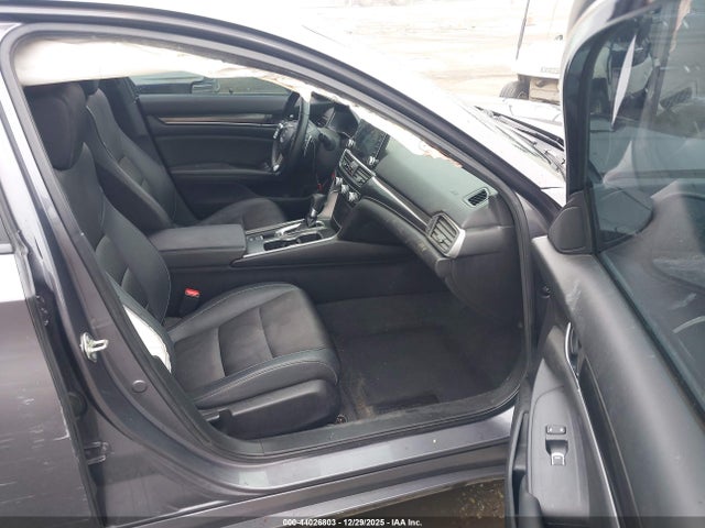 1HGCV1F33KA096565 Honda Accord Sport