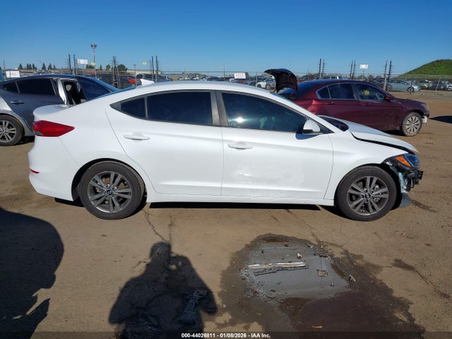 5NPD84LF3JH329331 Hyundai ELANTRA SEL