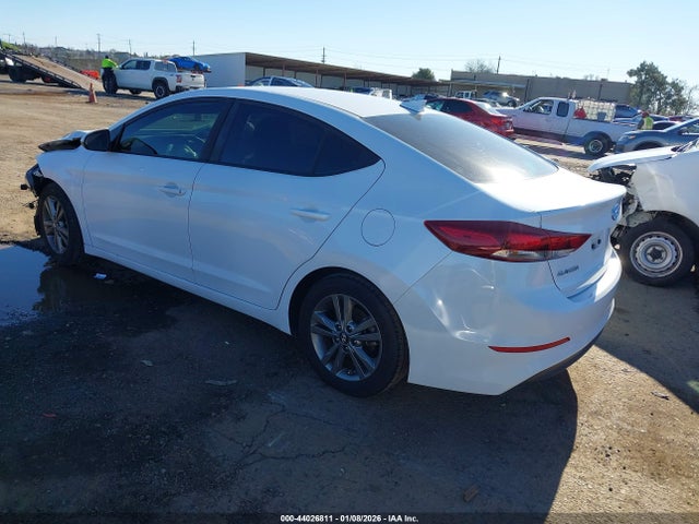 5NPD84LF3JH329331 Hyundai ELANTRA SEL