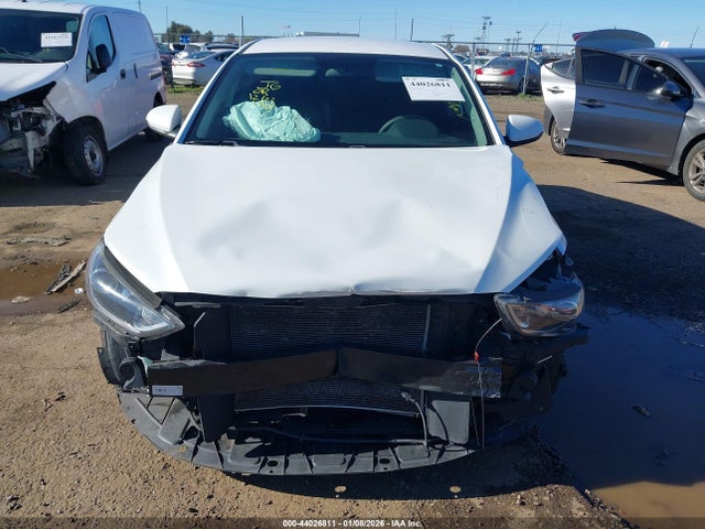 5NPD84LF3JH329331 Hyundai ELANTRA SEL