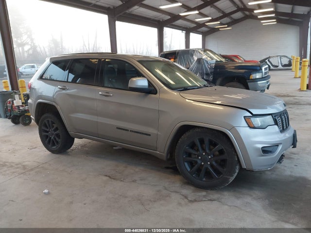 1C4RJFAG8JC390185 Jeep Grand Cherokee Altitude 4x4