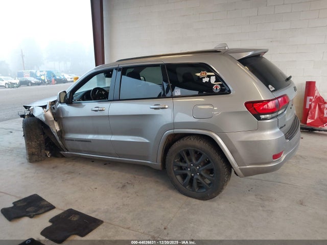 1C4RJFAG8JC390185 Jeep Grand Cherokee Altitude 4x4