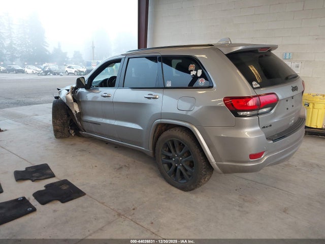 1C4RJFAG8JC390185 Jeep Grand Cherokee Altitude 4x4