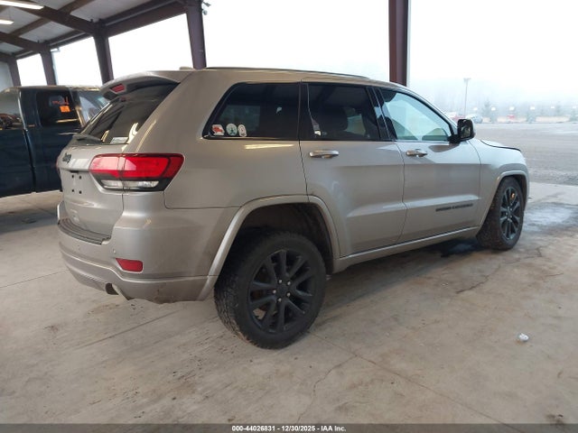 1C4RJFAG8JC390185 Jeep Grand Cherokee Altitude 4x4
