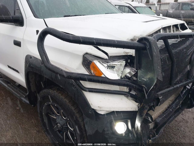 5TFUY5F16GX501239 Toyota Tundra Sr5 5.7l V8