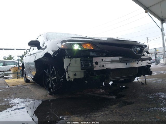 4T1G11AK3RU845606 Toyota CAMRY SE