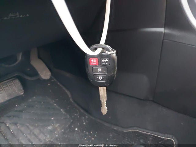 5YFBURHE6HP572144 Toyota COROLLA LE
